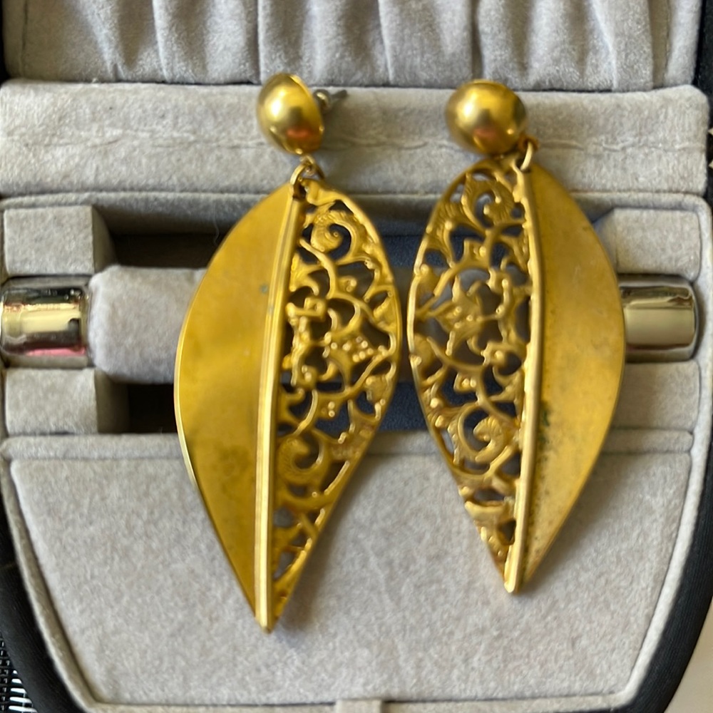 💐Vintage 90’s AVON chunky studs post dangle earrings